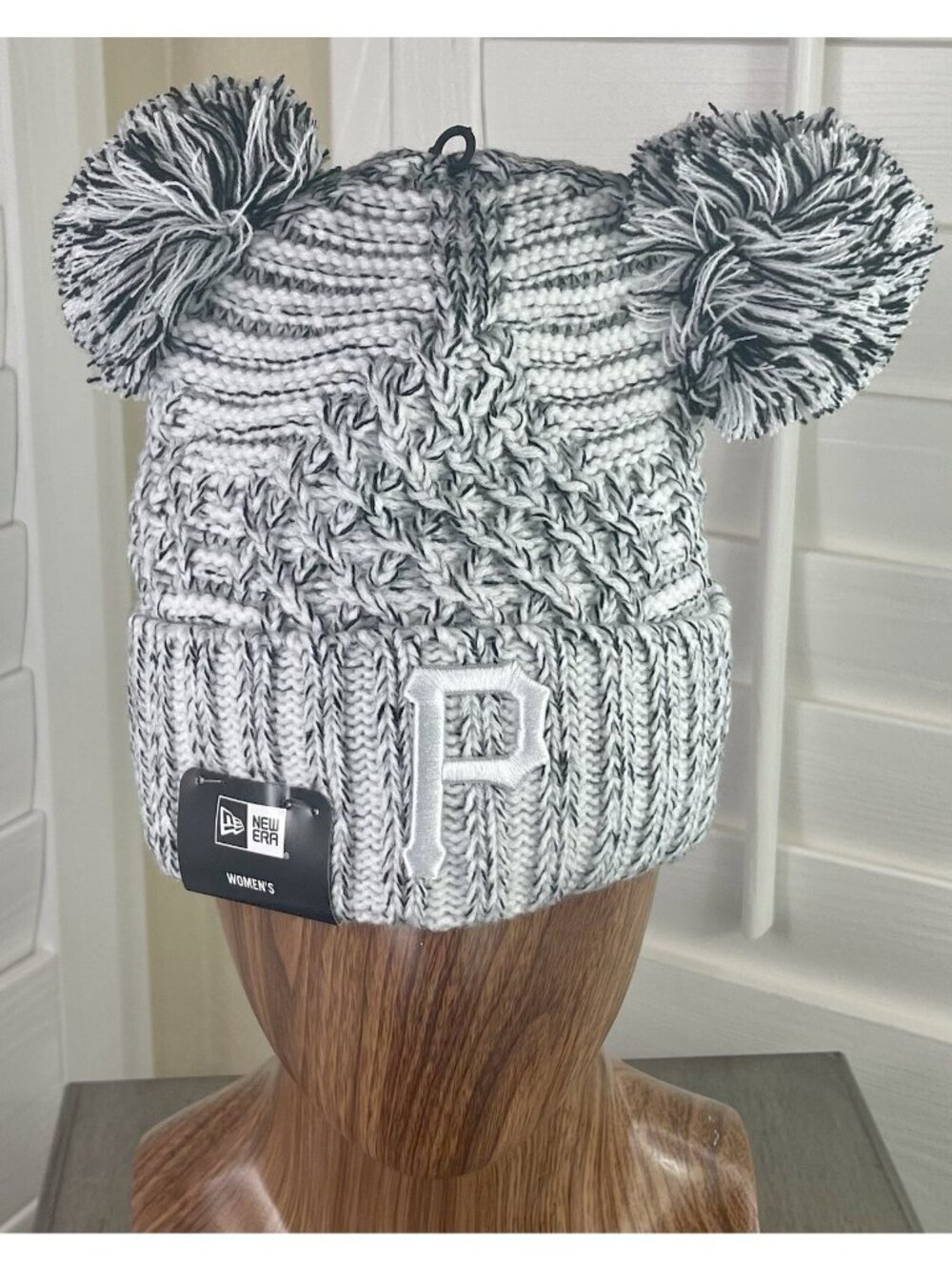 New Era MLB Pittsburgh Pirates Winter Duel Pom Knit Beanie/Hat Women’s OSFM, NWT